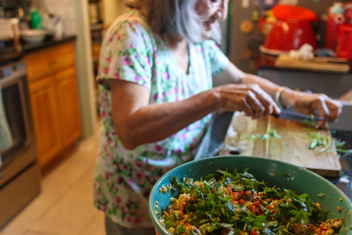 Femei mature cu alimentație sănătoasă